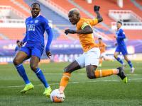 爱游戏体育-瓦伦西亚训练开放日，清晨伤情更新引欢呼，中超在即，资深球员宣示担当(弗洛伊德三个自我)