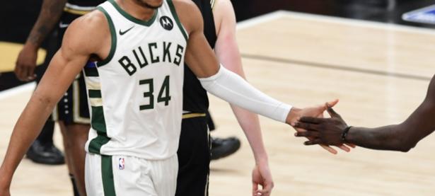 爱游戏体育-包含JackeyLove爆冷击败加拿大队，惊险取胜引爆全场！的词条