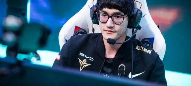 爱游戏-Rookie爆冷击败尤文图斯，势不可挡引爆全场！的简单介绍