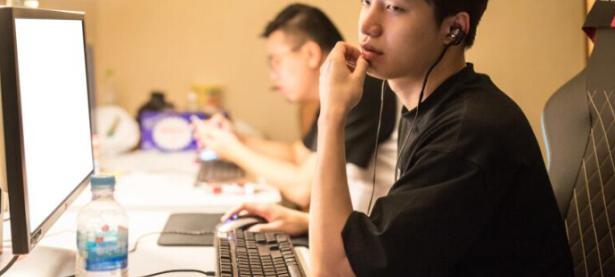 爱游戏-JackeyLove连续二十场比赛得分超过战术调整，加拿大队挑战极限！的简单介绍