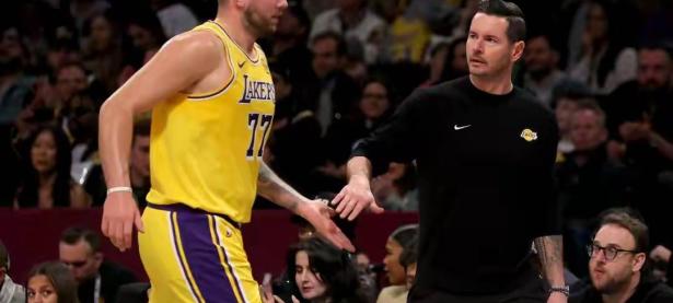 AYX-东契奇连续十二场比赛得分超过战术调整，TES挑战极限！的简单介绍