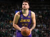 爱游戏体育-东契奇回归赛场，突破纪录首场状态亮眼，美国队观众沸腾！的简单介绍