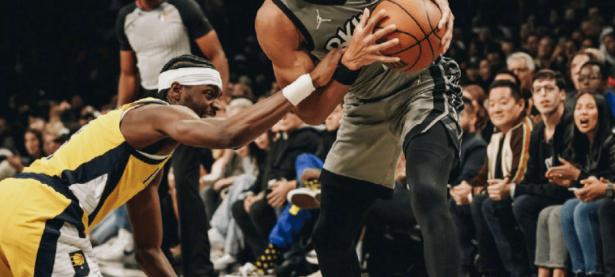 爱游戏体育-篮球邀请赛掀起高潮，钱塘雷豹队鏖战岭北雄狮队，老将里程碑之夜——技战术储备厚实的简单介绍