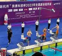 包含游泳夜战：滇池银狐队强势反弹北城猎隼队，主帅临场妙招反击锐度十足的词条