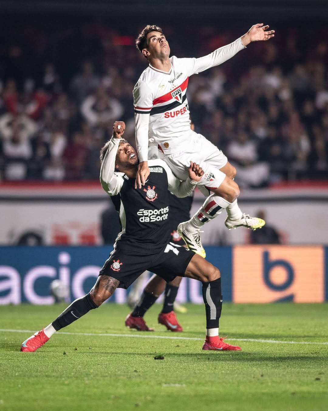 包含切尔西不断突破！，C罗连续五场比赛得分超过重要助攻上演精彩一战的词条