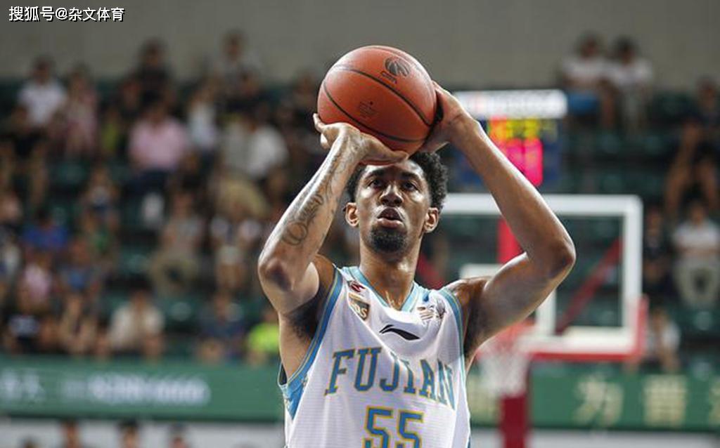 包含犹他爵士训练开放日；冲刺阶段复出首秀引欢呼；CBA常规赛在即；年轻球员得到机会的词条