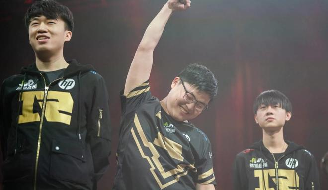 包含Uzi迎来五赛季高光表现，美国队球迷沸腾！的词条